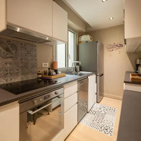 Studio Lumineux Et Cosy Avec Terrasse Dans Le 15e Parigi