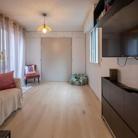 Studio Lumineux Et Cosy Avec Terrasse Dans Le 15e Parigi