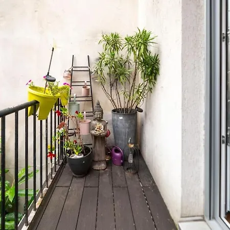 Studio Lumineux Et Cosy Avec Terrasse Dans Le 15e Parigi
